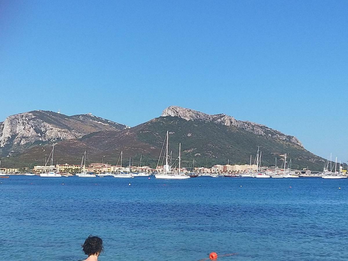 Le Stanze Del Mare Aparthotel Golfo Aranci Luaran gambar